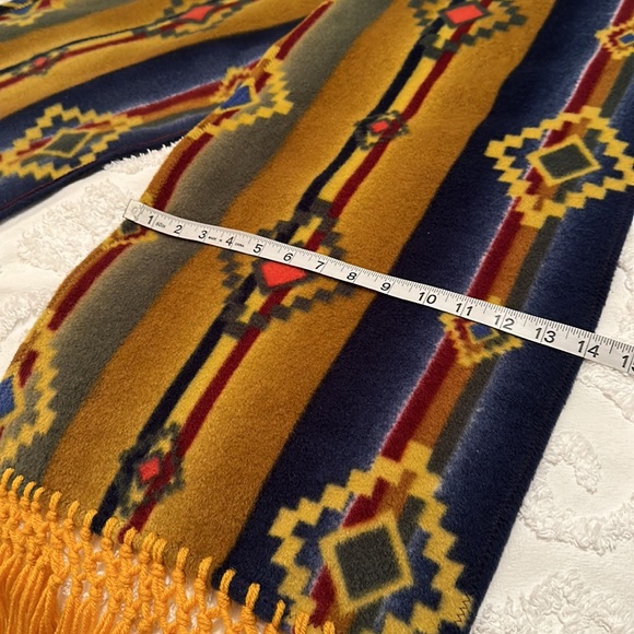 Super soft fleece Aztec southwestern blanket scarf. Multicolored mustard yellow - Picture 5 of 9